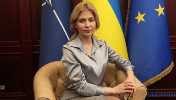 Україна зробила значний внесок у розв’язання «зернової» проблеми із сусідами - Стефанішина Україна зробила значний внесок у розв’язання «зернової» проблеми із сусідами - Стефанішина