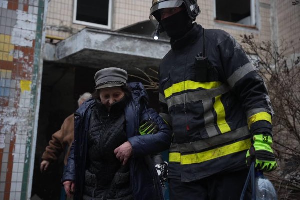 Ворог вдарив по Харкову. 50 людей поранені, одна людина загинула (оновлено)
Ворог вдарив по Харкову. 50 людей поранені, одна людина загинула (оновлено)