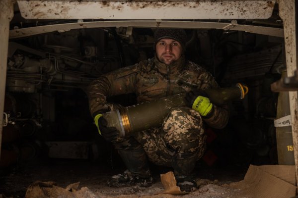 Українські військові показали роботу артилерійської установки М109 на Бахмутському напрямку
