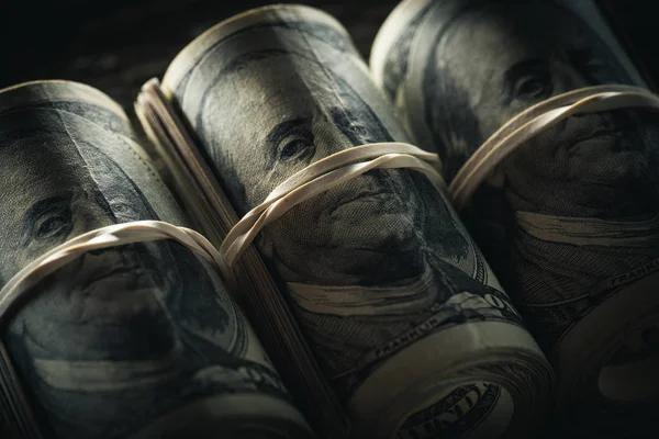 НБУ снизил чистую продажу валюты до $670 миллионов
