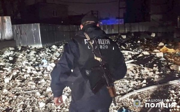Щонайменше двоє людей поранені внаслідок атаки на Одесу, є влучання в промисловий об'єкт
Щонайменше двоє людей поранені внаслідок атаки на Одесу, є влучання в промисловий об'єкт