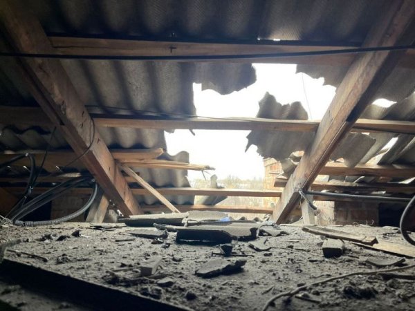 Росія знову вдарила по Нікополю, пошкоджено багатоповерхівки та приватні будівлі
Росія знову вдарила по Нікополю, пошкоджено багатоповерхівки та приватні будівлі