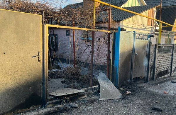Армія РФ завдала ударів по Дніпропетровщині з артилерії та дронами-камікадзе
Армія РФ завдала ударів по Дніпропетровщині з артилерії та дронами-камікадзе