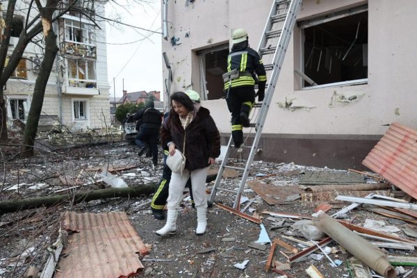 Ворог вдарив по Харкову. 50 людей поранені, одна людина загинула (оновлено)
Ворог вдарив по Харкову. 50 людей поранені, одна людина загинула (оновлено)