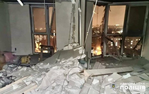 Щонайменше двоє людей поранені внаслідок атаки на Одесу, є влучання в промисловий об'єкт
Щонайменше двоє людей поранені внаслідок атаки на Одесу, є влучання в промисловий об'єкт