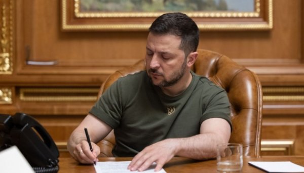 Зеленський підписав укази про створення Ради з підтримки бізнесу і платформи «Зроблено в Україні» Зеленський підписав укази про створення Ради з підтримки бізнесу і платформи «Зроблено в Україні»