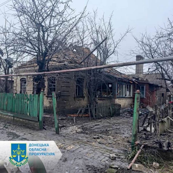 Россияне накрыли огнем Новогродовку и Красногоровку: убили женщину и ранили ребенка Россияне накрыли огнем Новогродовку и Красногоровку: убили женщину и ранили ребенка