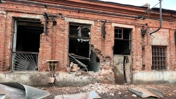 Россияне утром ударили по Авдеевке: убили женщину, повредили многоэтажку Россияне утром ударили по Авдеевке: убили женщину, повредили многоэтажку
