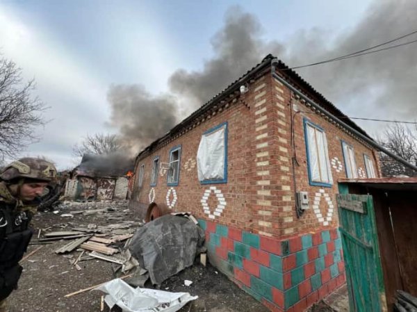 Россияне утром ударили по Авдеевке: убили женщину, повредили многоэтажку Россияне утром ударили по Авдеевке: убили женщину, повредили многоэтажку