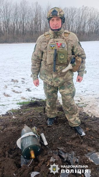 На Харківщині вибухотехніки знищили залишки російського безпілотника
На Харківщині вибухотехніки знищили залишки російського безпілотника