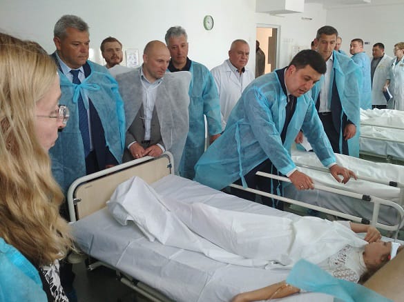 Гройсман назвал вероятную причину массового отравления детей в Черкассах Гройсман назвал вероятную причину массового отравления детей в Черкассах