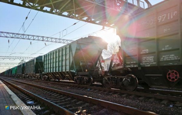 Длиной в 30 км. Россияне построили из вагонов линию обороны на Донбассе
Длиной в 30 км. Россияне построили из вагонов линию обороны на Донбассе