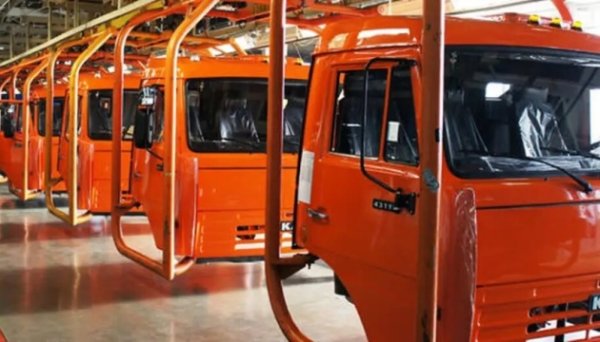 Компанія Mercedes продала частку в російському КАМАЗі Компанія Mercedes продала частку в російському КАМАЗі