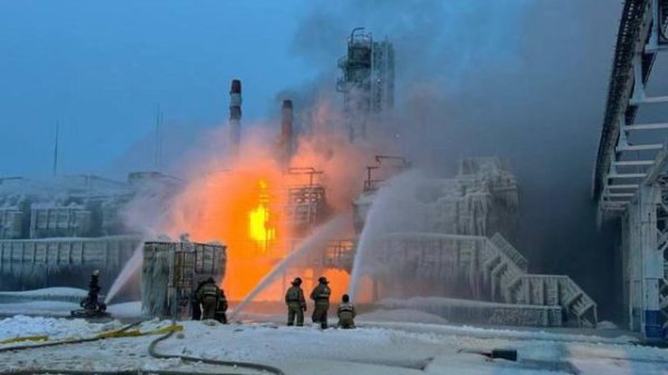 Санкційні та воєнні удари по нафтовій промисловості РФ: оцінюємо ефективність Санкційні та воєнні удари по нафтовій промисловості РФ: оцінюємо ефективність