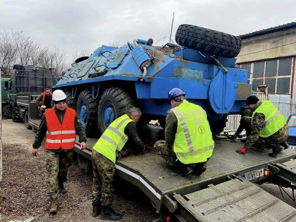 Болгарія почала відправку БТР в Україну
Болгарія почала відправку БТР в Україну