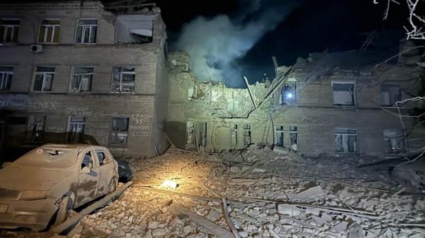 Оккупанты второй раз за ночь нанесли удар по Селидовому в Донецкой области: разрушили больницу Оккупанты второй раз за ночь нанесли удар по Селидовому в Донецкой области: разрушили больницу