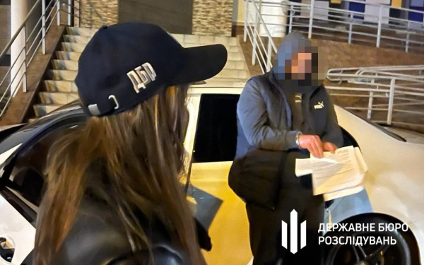 Причетні військові: у Києві з частини вкрали бронежилетів та одягу на 3,6 мільйона гривень Причетні військові: у Києві з частини вкрали бронежилетів та одягу на 3,6 мільйона гривень