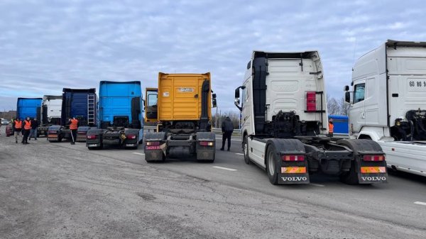Українські водії розпочали акцію протесту на кордоні з Польщею
