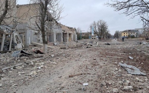 Росіяни атакували з безпілотником бригаду "швидкої" у Бериславі (доповнено)
Росіяни атакували з безпілотником бригаду "швидкої" у Бериславі (доповнено)