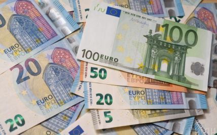 Курс валют на 28 февраля: сколько будут стоить доллар, евро и злотый
Курс валют на 28 февраля: сколько будут стоить доллар, евро и злотый