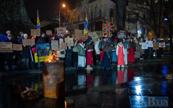 Стати голосом полонених. Рідні захисників Маріуполя вийшли на акцію у Львові
Стати голосом полонених. Рідні захисників Маріуполя вийшли на акцію у Львові