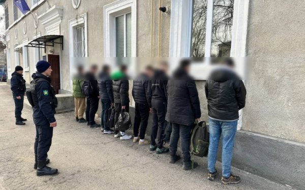 Молдовські прикордонники затримали втікачів з України
Молдовські прикордонники затримали втікачів з України