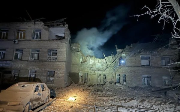 Друга за ніч атака по Селидовому: пошкоджено лікарню
Друга за ніч атака по Селидовому: пошкоджено лікарню