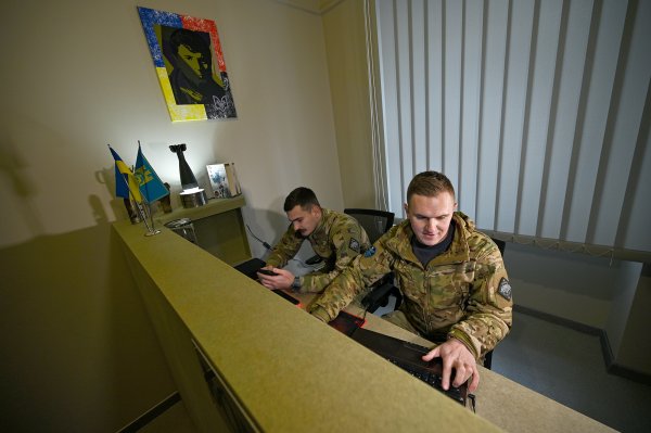 "Уклонисты" против ТЦК. Как в Украине проходит мобилизация и что в ней нужно изменить
"Уклонисты" против ТЦК. Как в Украине проходит мобилизация и что в ней нужно изменить