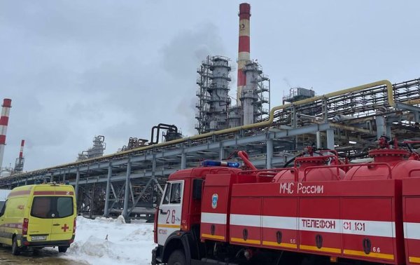 Законные цели. Могут ли удары по НПЗ "обескровить" Россию и помочь Украине на фронте
Законные цели. Могут ли удары по НПЗ "обескровить" Россию и помочь Украине на фронте