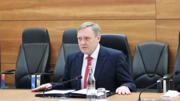 Зеленский уволил посла Украины в Молдове Зеленский уволил посла Украины в Молдове