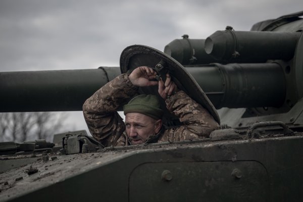 "Рейды" Сырского и новый фронт. Как Авдеевка изменила поле битвы и готовится ли РФ к лету
"Рейды" Сырского и новый фронт. Как Авдеевка изменила поле битвы и готовится ли РФ к лету
