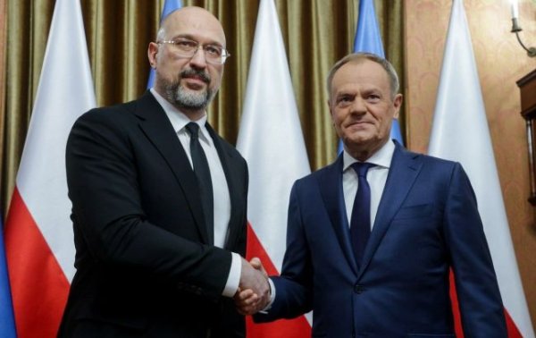 Шмыгаль назвал темы диалога с Туском во время визита в Польшу
Шмыгаль назвал темы диалога с Туском во время визита в Польшу