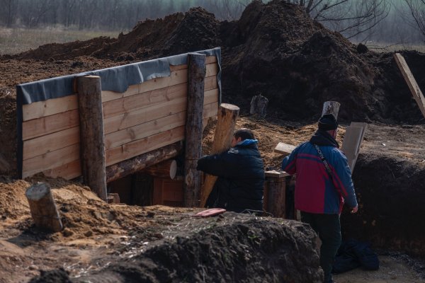 Міноборони: будівництво ліній оборони ведеться прискореними темпами
                                