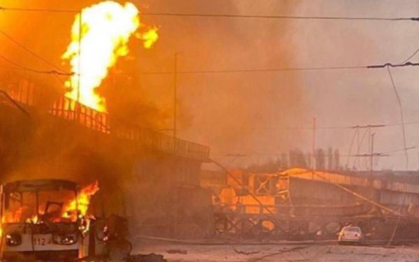 Керівник Укргідроенерго: Завали на ДніпроГЕС розбиратимуть близько тижня, на відновлення об'єкта підуть роки
Керівник Укргідроенерго: Завали на ДніпроГЕС розбиратимуть близько тижня, на відновлення об'єкта підуть роки