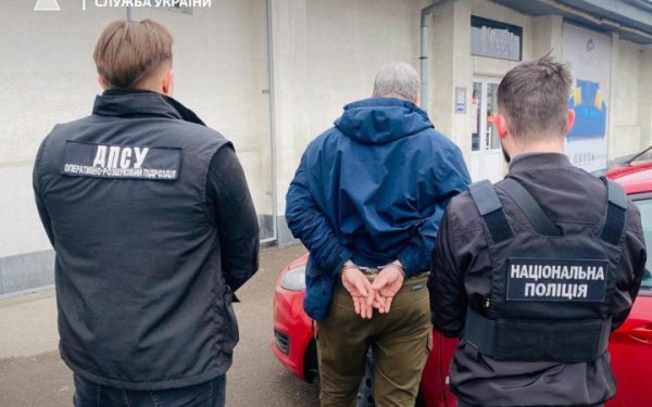 Правоохоронці викрили чергову схему незаконного переправлення чоловіків за кордон
Правоохоронці викрили чергову схему незаконного переправлення чоловіків за кордон