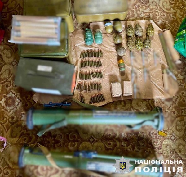 На Київщині викрили чоловіка, який зберігав значну кількість боєприпасів
На Київщині викрили чоловіка, який зберігав значну кількість боєприпасів