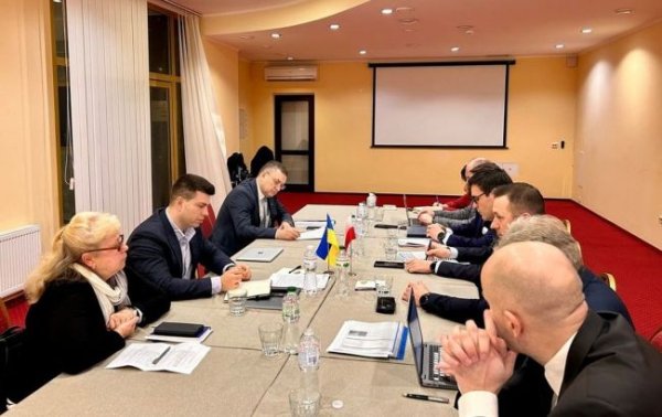 Украина настаивает, чтобы изменения в "транспортный безвиз" с ЕС не ограничивали перевозчиков
Украина настаивает, чтобы изменения в "транспортный безвиз" с ЕС не ограничивали перевозчиков