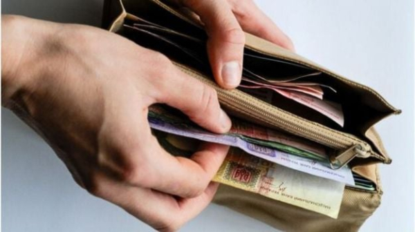 Минимальная зарплата вырастет с 1 апреля: на сколько она увеличится
Минимальная зарплата вырастет с 1 апреля: на сколько она увеличится