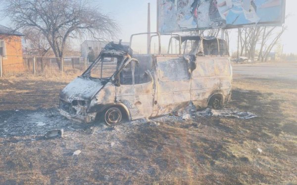 У Вовчанську росіяни влучили дроном у цивільне авто. Є загиблі
У Вовчанську росіяни влучили дроном у цивільне авто. Є загиблі
