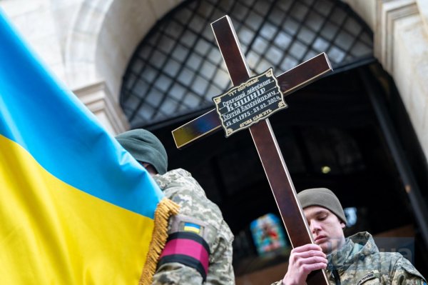Львів попрощався із захисниками Ігорем Груником та Сергієм Кушніром
Львів попрощався із захисниками Ігорем Груником та Сергієм Кушніром