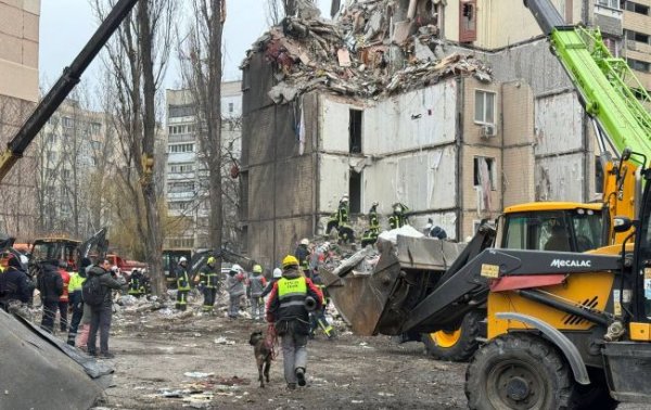 Под завалами в Одессе могут находиться еще 4 человека, - ГСЧС
Под завалами в Одессе могут находиться еще 4 человека, - ГСЧС