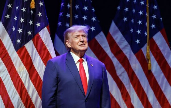 Суд отклонил просьбу Трампа о закрытии дела по секретным документам
Суд отклонил просьбу Трампа о закрытии дела по секретным документам