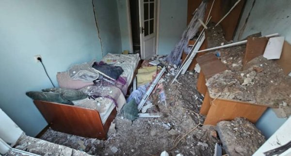 Удар авиабомбой по многоквартирному дому в Херсоне: власти показали последствия Удар авиабомбой по многоквартирному дому в Херсоне: власти показали последствия