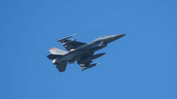 12 украинских пилотов будут готовы управлять F-16 в боевых условиях в июле − NYT 12 украинских пилотов будут готовы управлять F-16 в боевых условиях в июле − NYT