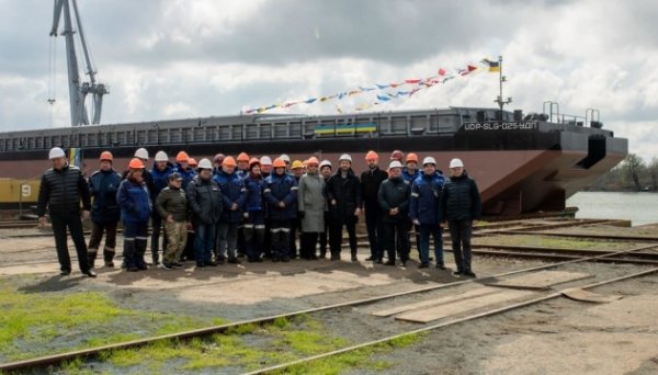 Дунайське пароплавство спустило на воду третю SLG-баржу