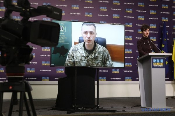 У Польщі на українському кордоні у чергах стоять 2300 вантажівок У Польщі на українському кордоні у чергах стоять 2300 вантажівок