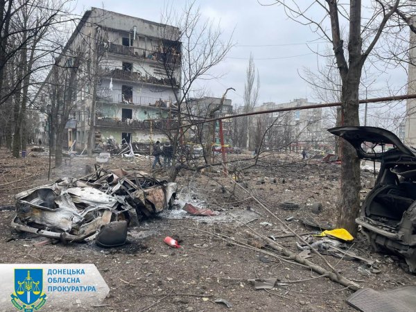 Ворог обстріляв Донеччину. Четверо людей отримали поранення
                                