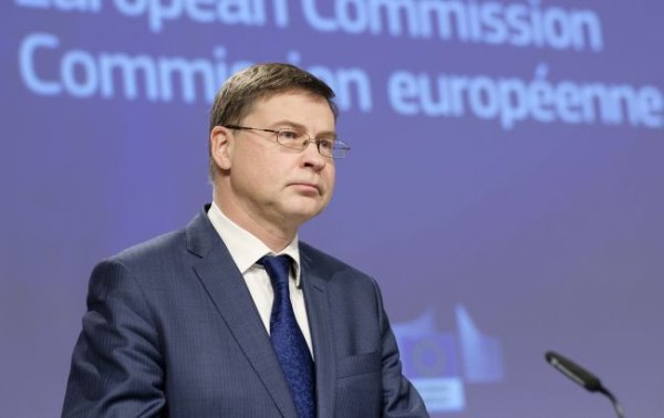 В ЕК анонсировали два транша финпомощи Украине на 6 млрд евро: когда предоставят
В ЕК анонсировали два транша финпомощи Украине на 6 млрд евро: когда предоставят