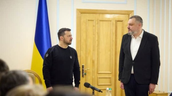 Зеленский после Ставки: Из-за атак РФ на ГЭС под угрозой не только Украина, но и Молдова Зеленский после Ставки: Из-за атак РФ на ГЭС под угрозой не только Украина, но и Молдова