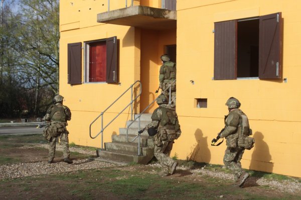 Військовослужбовці Сил оборони України продовжують проходити навчання у Великобританії
Військовослужбовці Сил оборони України продовжують проходити навчання у Великобританії